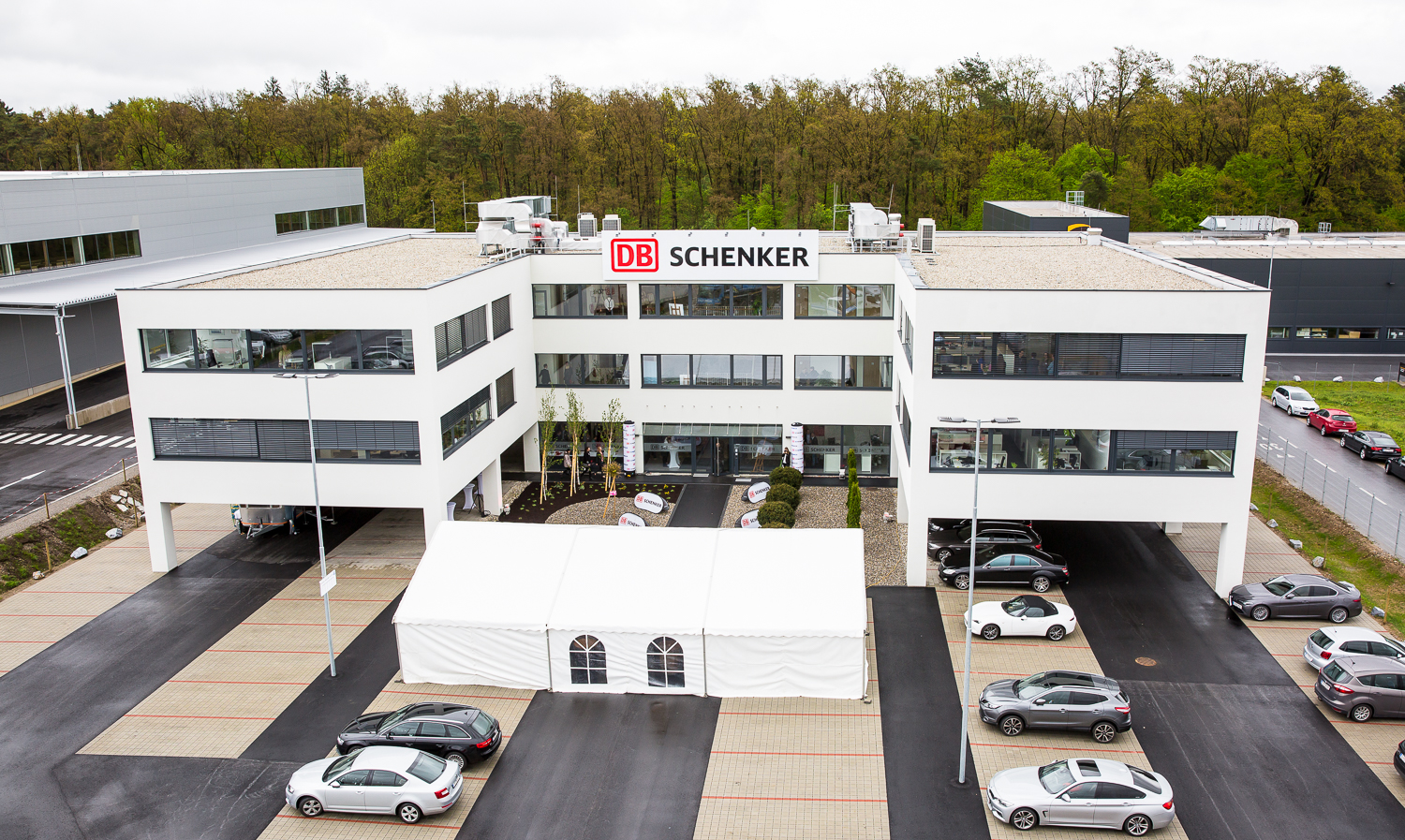 DB Schenker otevřelo nové logistické centrum poblíž Grazu