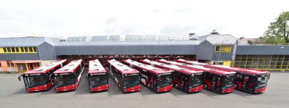 8 kloubových autobusů Solaris v Norimberku