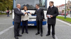 17 autobusu pro ICOM transport