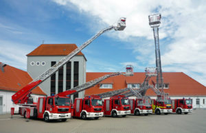 Šest mobilních požárních žebříků na podvozcích MAN pro spolkový stát Sasko-Anhaltsko