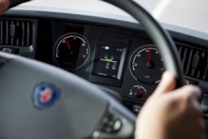 Tempomat Scania Active Prediction mohou používat řidiči i ve východní a střední Evropě