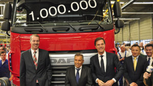 DAF: Nizozemský premiér Rutte předal miliontý DAF vyrobený s Eindhovenu