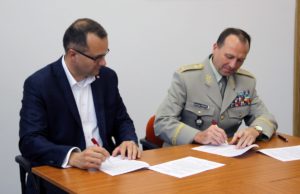 Společnost TATRA TRUCKS a Univerzita obrany podepsaly smlouvu o vzájemné spolupráci