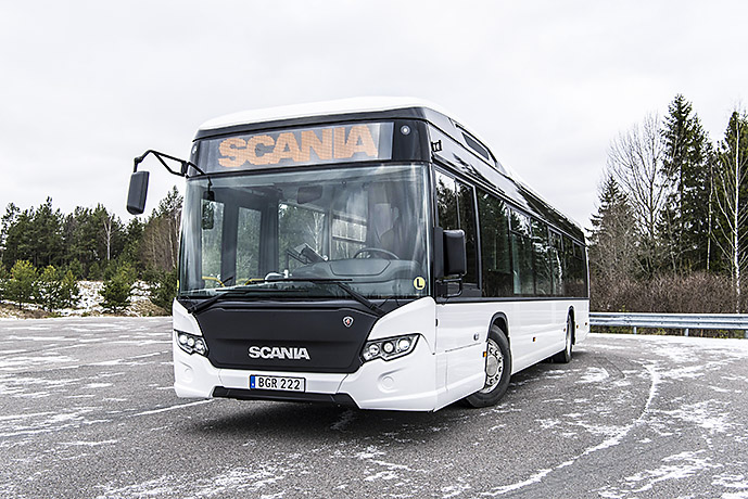 Elektrický autobus s akumulátory - Scania