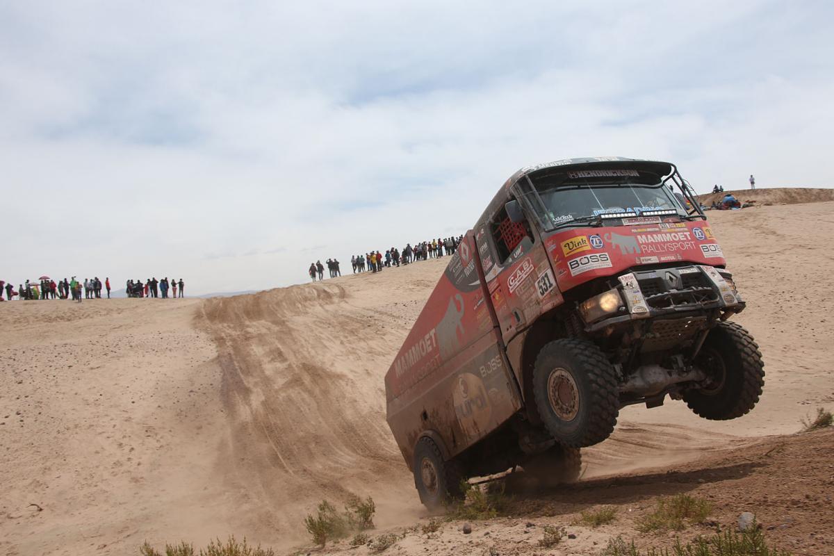 Letošní Rally Dakar ukazuje, proč je nejtěžší dálkovou soutěží světa. 