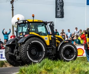 Macík s Brabcem řádili v traktoru na Rallye Šumava