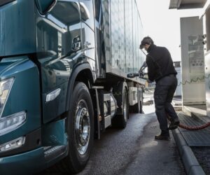 Společnost Volvo Trucks pozoruje zvýšený zájem o LNG coby alternativu k naftě v segmentu těžké nákladní přepravy v Evropě
