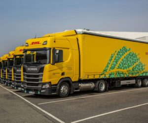 DHL rozšiřuje flotilu ekologických kamionů na zkapalněný zemní plyn