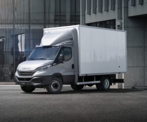 Vůz IVECO Daily potřetí s titulem Lehký nákladní automobil roku v anketě Van Fleet World