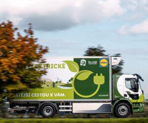 LIDL jako první obchodní řetězec v České republice využívá plně elektrické nákladní vozidlo pro zásobování svých prodejen