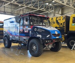 Ostravský Fesh Fesh se třemi kamiony a mezinárodním obsazením jsou na cestě směr Dakar 2023