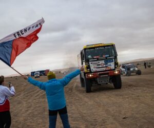 Buggyra na Dakaru táhne za jeden provaz, jezdce těší čeští fanoušci