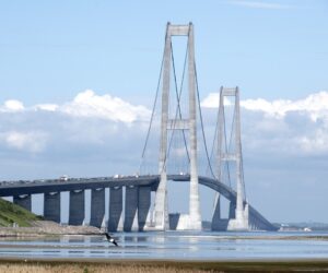 DKV BOX EUROPE nově umožňuje platby mýtného na mostech v Dánsku a Švédsku