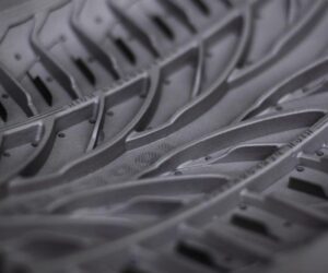 Společnost Continental získává specialistu na výrobu forem pro nákladní a speciální pneumatiky