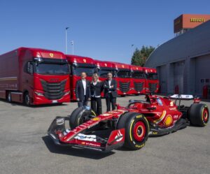 IVECO dodalo společnosti Scuderia Ferrari HP flotilu 16 těžkých a lehkých užitkových vozidel