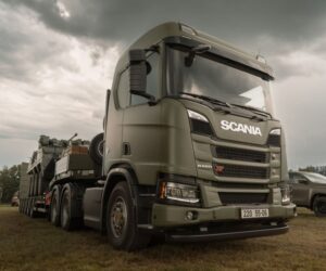 Armáda ČR pokračuje v modernizaci – nové tahače Scania pro logistické útvary