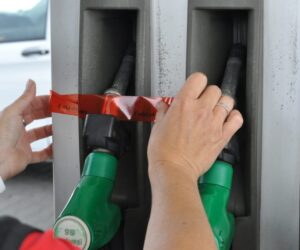 V březnu nevyhověly dva vzorky motorové nafty
