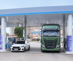 Evropská „Tour d’Europe“ potvrdila významné snížení emisí skleníkových plynů díky použití obnovitelných paliv
