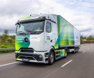 Mercedes-Benz eActros 400 debutuje ve více než 40 konfiguracích
