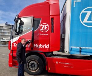 Dekarbonizace dopravního průmyslu: Hybridní převodovka ZF pro těžká nákladní vozidla v reálných podmínkách