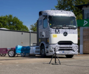 Elektrický nákladní vůz v nárazových testech. Jak snadno se poškodí baterie?