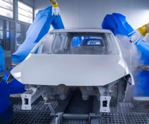 Autoprůmysl drží výkon a transformuje, EU přináší další úroveň nejistoty a zátěže