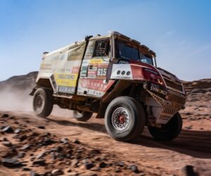 Poslední nešetřil kamion ani kombinézu, Šoltysovi v dokončení etapy zabránily technické potíže