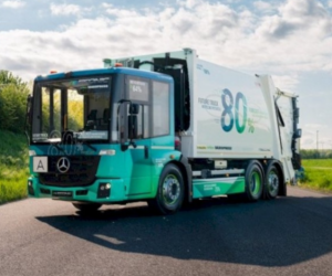 Nákladní vozidlo z recyklovaných materiálů v podání Mercedesu